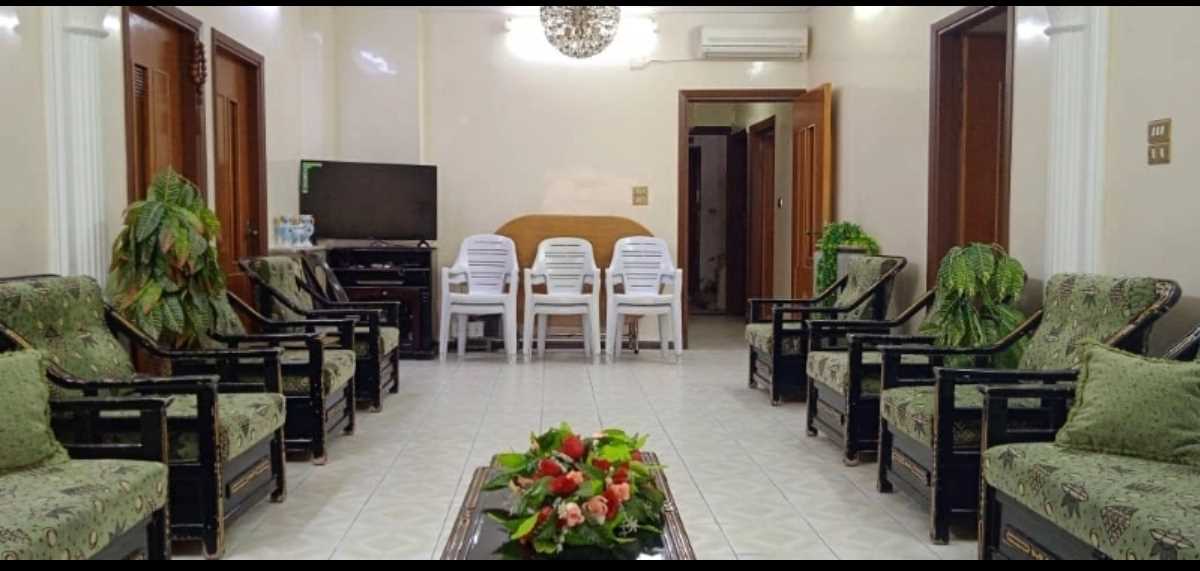 اربع غرف  مع حمامين